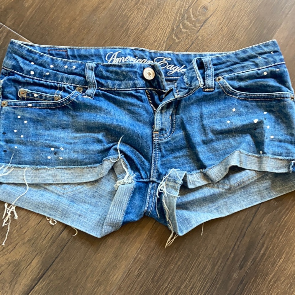 American Eagle Paint Distressed Shortie Size 2